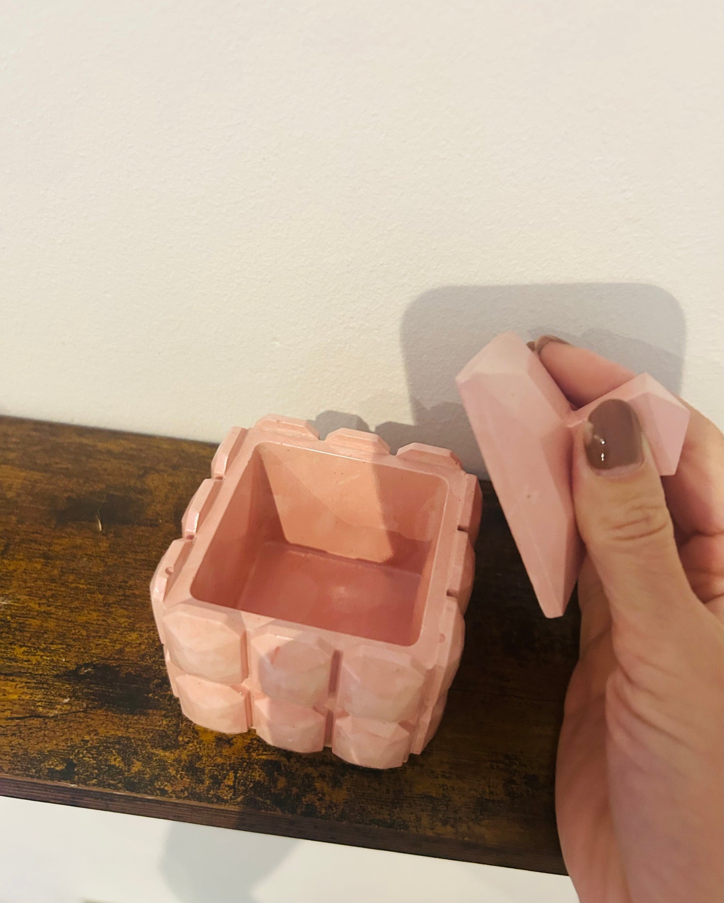 Boîte Carrée Rose en Plâtre Céramique